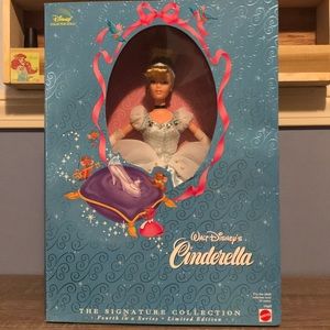Walt Disney Cinderella signature collection